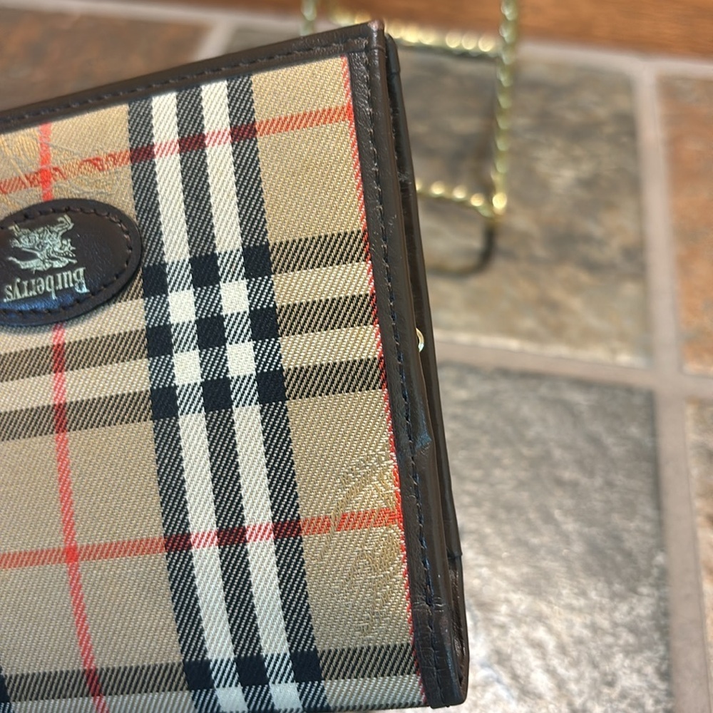 Burberry Bifold Kisslock Compact Wallet - EUC - Picture 4 of 14